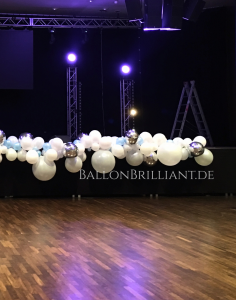BallonBrilliant Ballongirlande Bühne